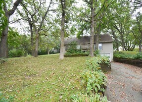 12 25th St SW in Rochester, MN - Building Photo