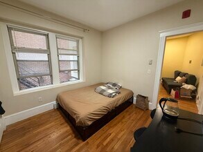 55 Park Dr, Unit 2 in Boston, MA - Foto de edificio - Building Photo