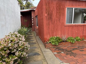 2653 S Bedford St, Unit Beverlywood guest house in Los Angeles, CA - Building Photo - Building Photo