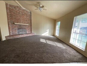 5821 Winell Dr in Garland, TX - Building Photo - Building Photo