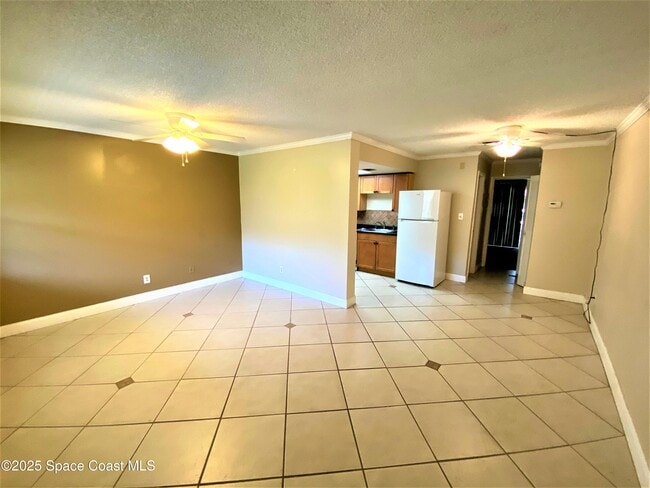 261 Cape Shores Cir in Cape Canaveral, FL - Building Photo - Building Photo