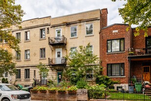 2321 De Hampton Av in Montréal, QC - Building Photo