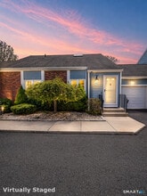 504 Sandstone Dr in South Windsor, CT - Building Photo - Building Photo