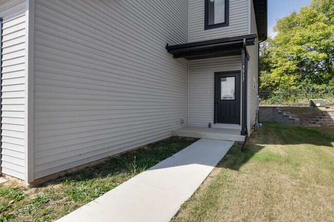 3917 Shasta Dr in Bloomington, IL - Building Photo - Building Photo