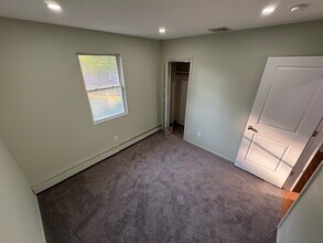 50 Eisenhower Ave in Brentwood, NY - Foto de edificio - Building Photo