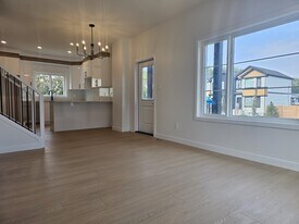 15315-15395 95 Ave NW in Edmonton, AB - Building Photo