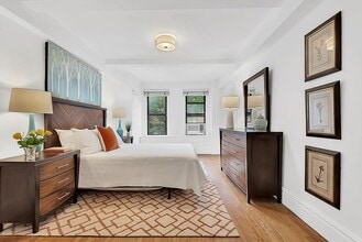 35 W 92nd St in New York, NY - Building Photo - Building Photo