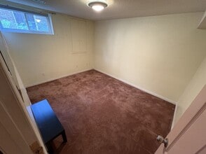 24 Cliffwood Rd in Toronto, ON - Building Photo - Building Photo