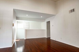 10506 Sunland Blvd in Shadow Hills, CA - Building Photo - Building Photo