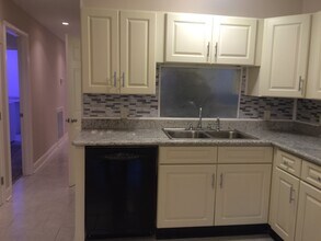 244 14th St, Unit 244 14th downstairs in New Orleans, LA - Building Photo - Building Photo