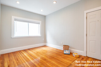 164 Hyde Park Ave, Unit 2 in Boston, MA - Building Photo - Building Photo