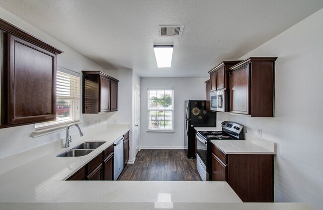 5008 Sycamore Ln in Brookshire, TX - Building Photo - Building Photo