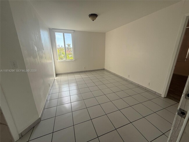 1853 SW 17th St in Miami, FL - Building Photo - Building Photo