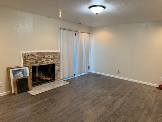 90 Meadow Ter in Watsonville, CA - Building Photo - Building Photo