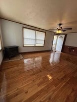 2494 N Grandview Dr in Warsaw, IN - Building Photo