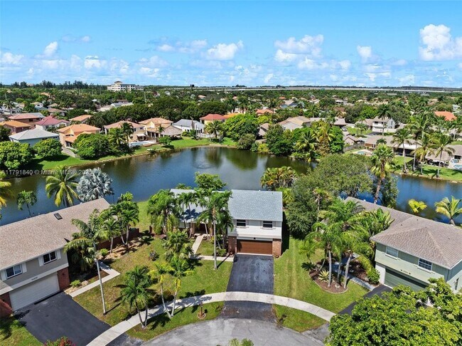 14531 Hampton Pl in Davie, FL - Building Photo - Building Photo