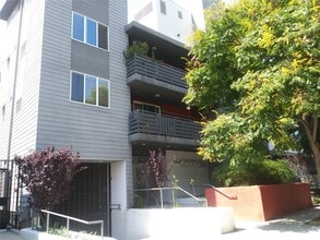 1555 Gordon St in Los Angeles, CA - Building Photo - Building Photo