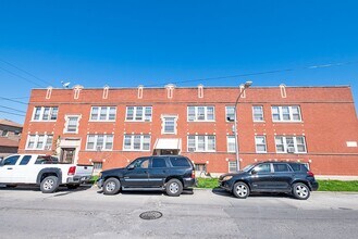 73rd/ Artesian in Chicago, IL - Building Photo - Interior Photo