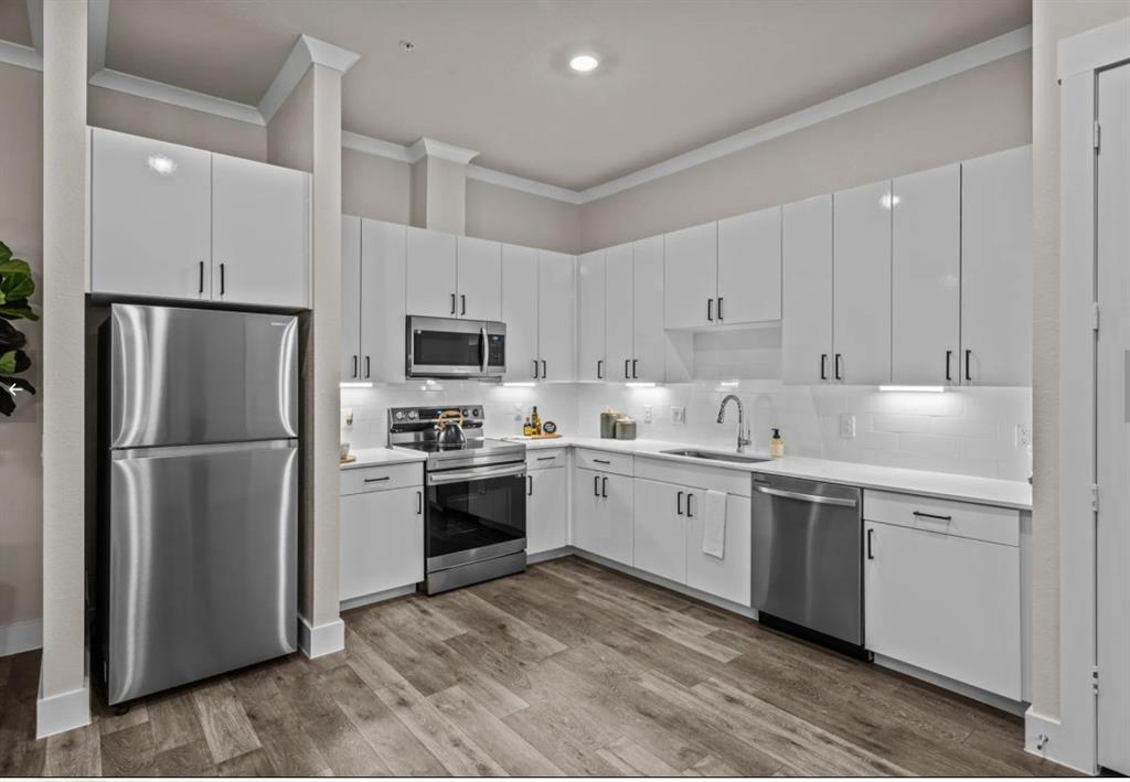 865 Limmer Loop in Hutto, TX - Building Photo