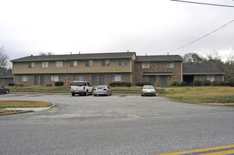 Highland Apartments in Newnan, GA - Building Photo - Building Photo