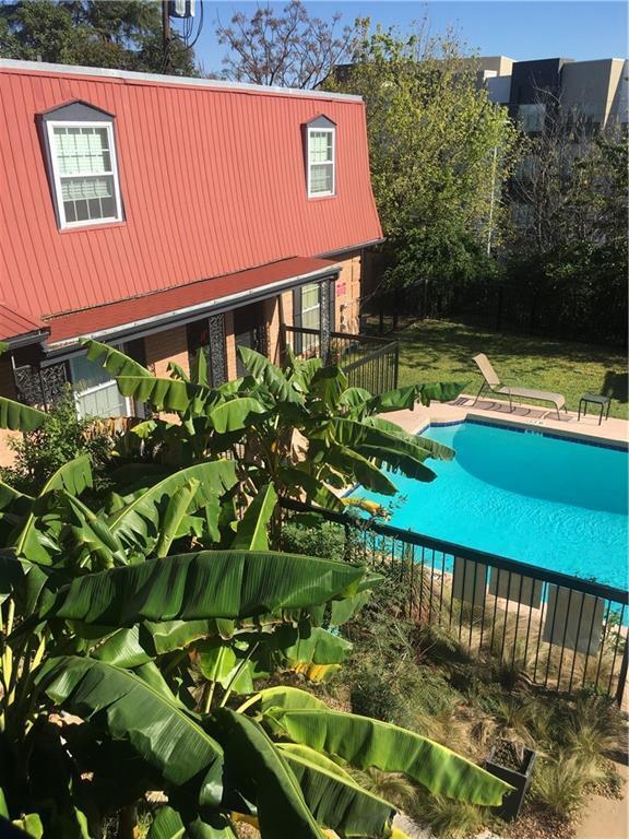 property at 900 S Lamar Blvd