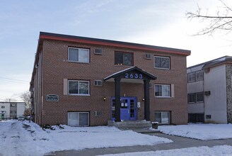 2633 Pleasant Ave in Minneapolis, MN - Building Photo - Building Photo