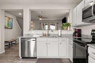 907 Grants Canyon in San Antonio, TX - Building Photo - Building Photo