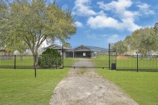 5902 Cr-675 in Rosharon, TX - Building Photo