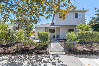 542 Laurel St in Redwood City, CA - Building Photo - Building Photo