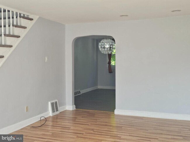 property at 1521 West End Dr