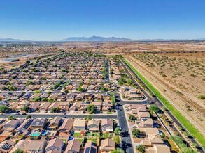 11645 W Mountain View Rd in Youngtown, AZ - Building Photo - Building Photo