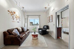 800 Brazos St in Austin, TX - Building Photo