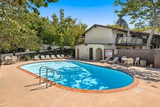 1066 Miramonte Dr in Santa Barbara, CA - Building Photo - Building Photo