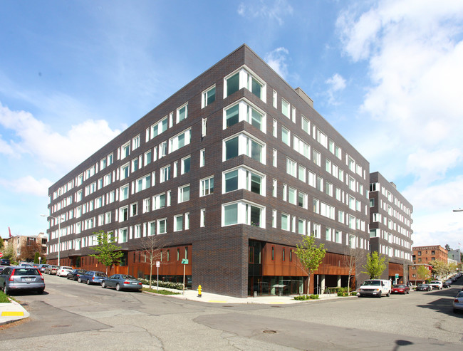 UW - Cedar Apartments