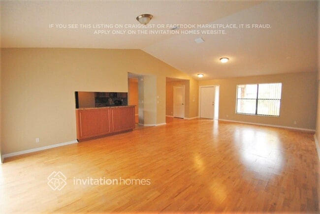 365 NW 105th Dr in Coral Springs, FL - Foto de edificio - Building Photo