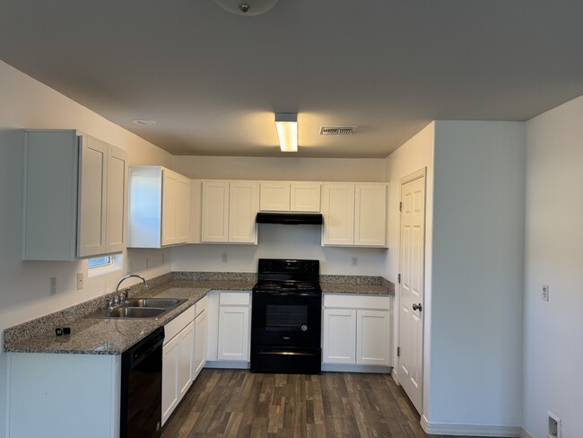 3664 Angelina Dr in Kingman, AZ - Building Photo - Building Photo