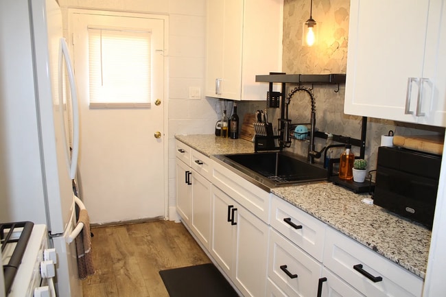 601 Crescent St in Denton, TX - Building Photo - Building Photo