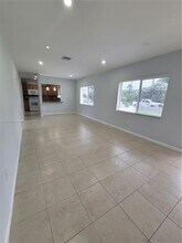 8839 SW 28th St in Miami, FL - Building Photo - Building Photo