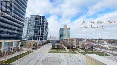 33 Singer Ct in Toronto, ON - Building Photo - Building Photo
