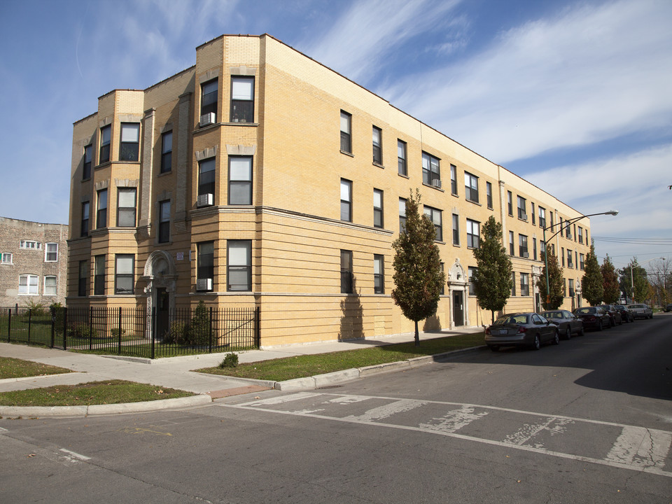 Roosevelt Independence in Chicago, IL - Building Photo