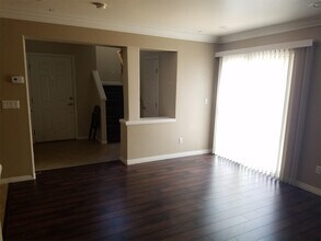 7195 Cestrum Rd in Las Vegas, NV - Building Photo - Building Photo