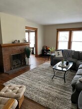 1301 Fulton St W in Grand Rapids, MI - Foto de edificio - Building Photo