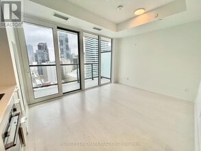 308 Jarvis St in Toronto, ON - Building Photo - Building Photo