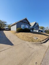6006 S Oswego Ave-Unit -6008 Oswego Ave. Tulsa OK 74135 in Tulsa, OK - Building Photo - Building Photo