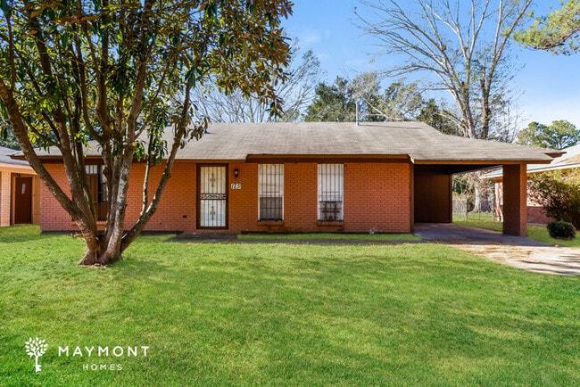 property at 125 James Garfield Cir