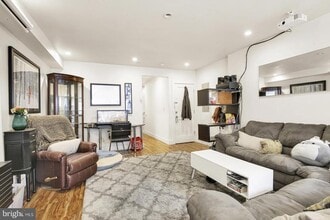2229 Frankford Ave in Philadelphia, PA - Building Photo - Building Photo