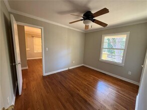 1885 Crystal Dr in Gainesville, GA - Building Photo - Building Photo