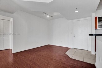 18800 NE 29th Ave in Miami, FL - Building Photo - Building Photo