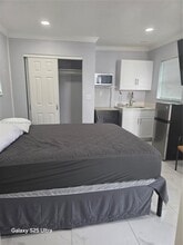 17101 NW 35th Ave in Miami Gardens, FL - Building Photo - Building Photo