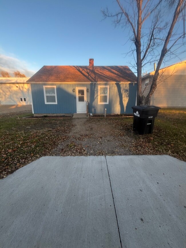 property at 620 S Rowley St